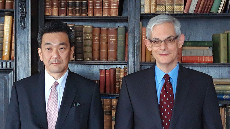 Shinichi Asazuma und Professor Frank Rövekamp